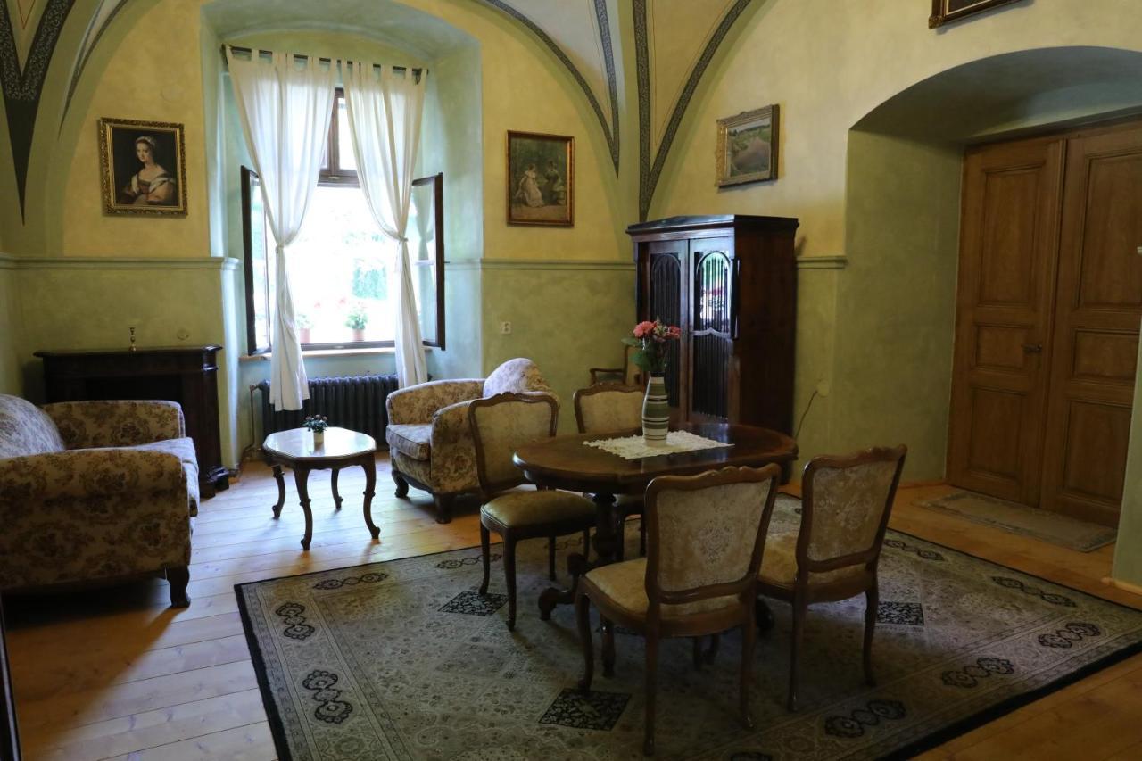 Historicke Apartmany Zelenohorska Posta Nepomuk Exterior photo